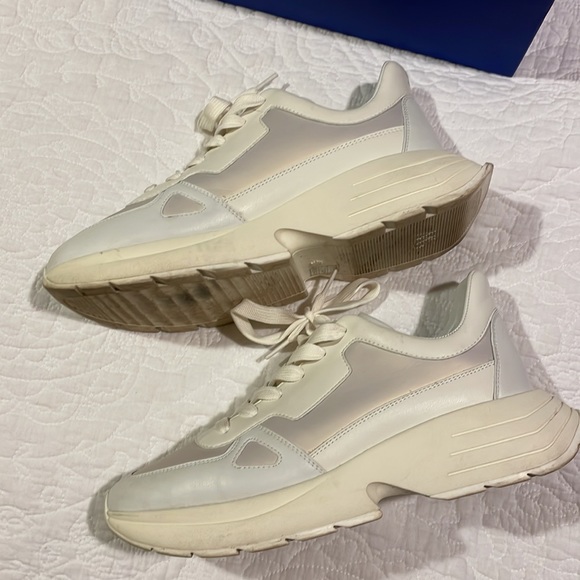 Stuart Weitzman Willow Runner Sneakers - Cream Pearl in size 9.5 - Picture 7 of 9